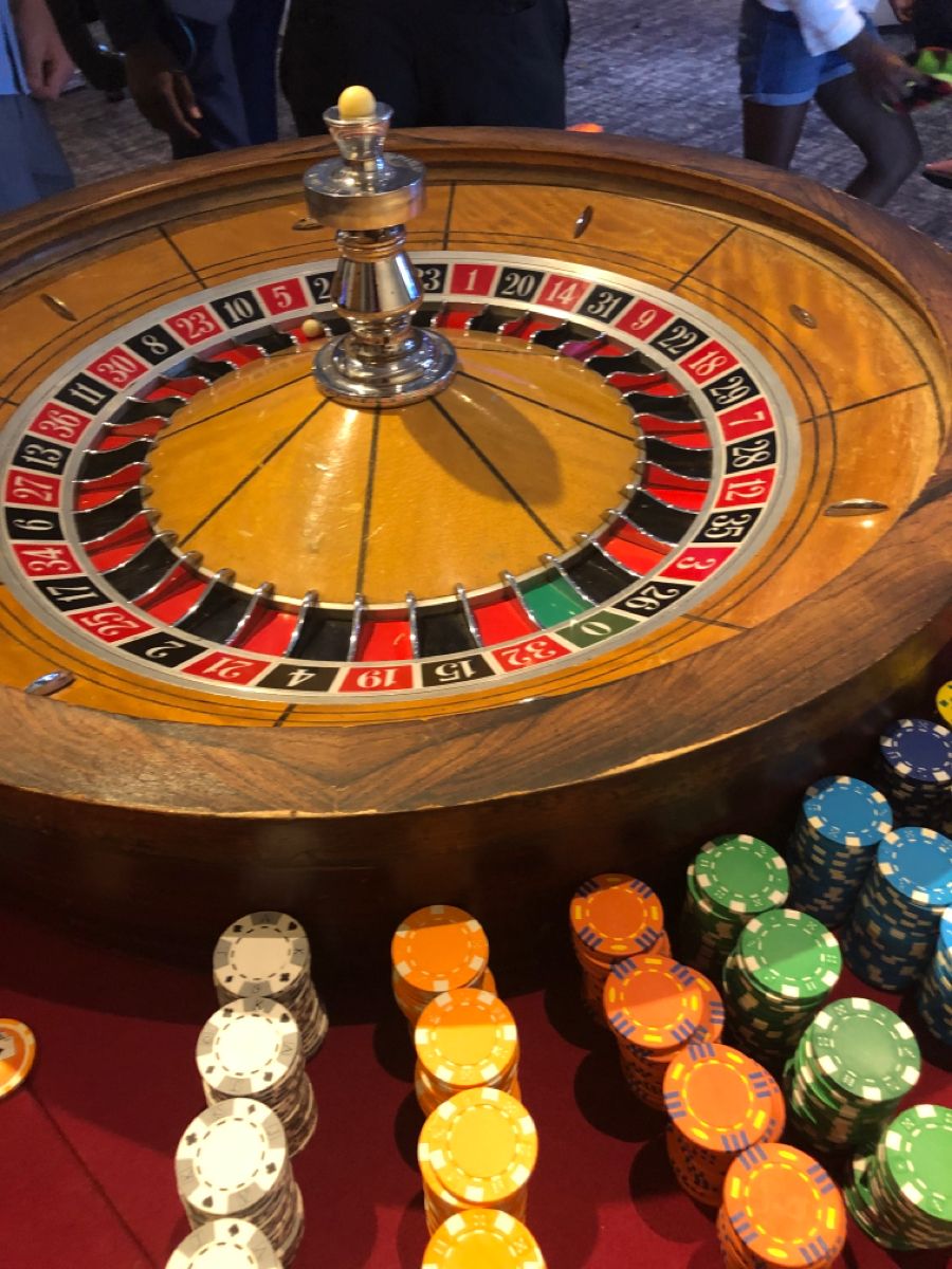 1ST BET کھلاڑیوں کے لیے لائیو کیسینو سیکشن